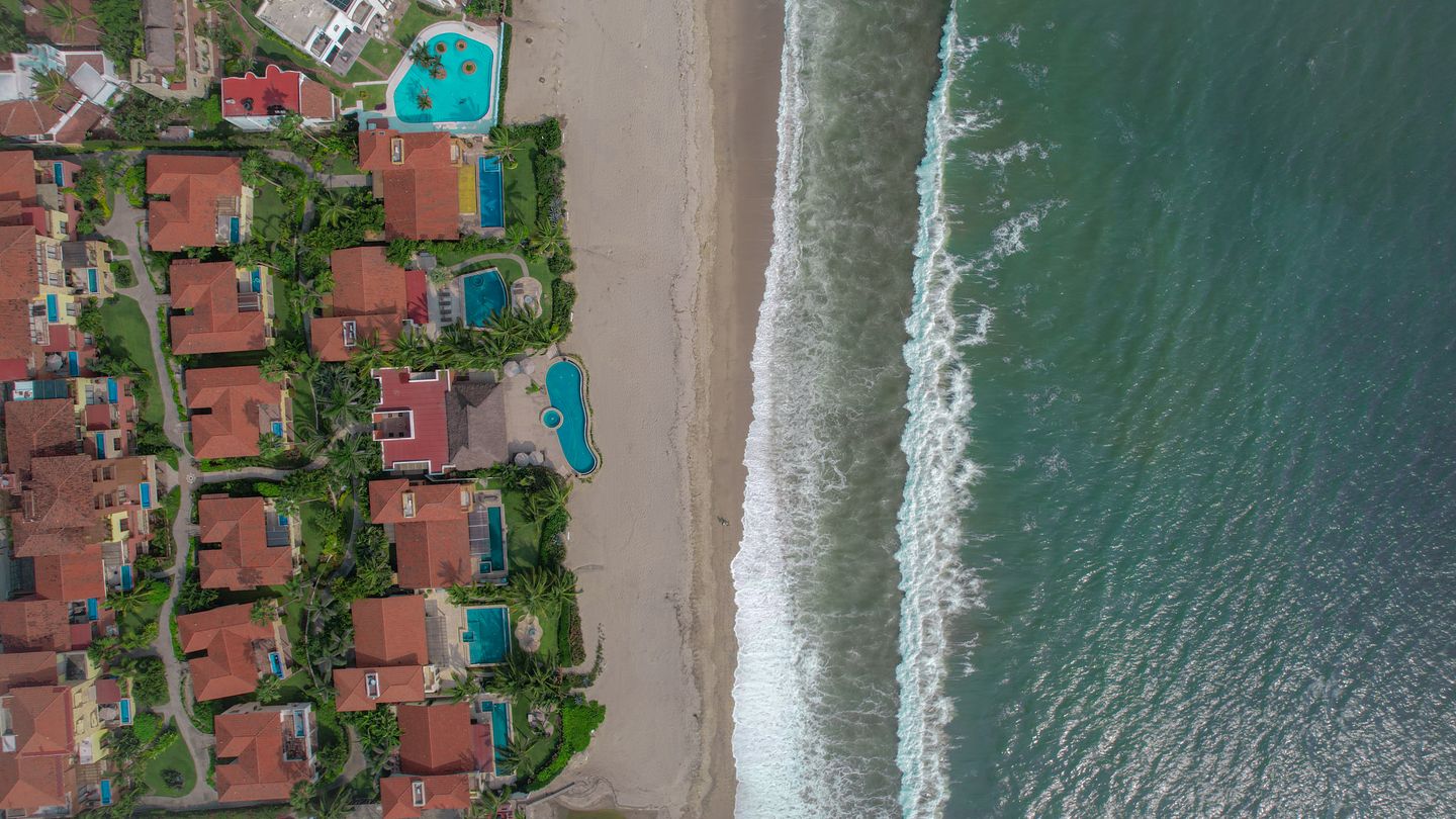 Cable Beach Casa — Vacation Rentals / Airbnb in Cable Beach, Nassau